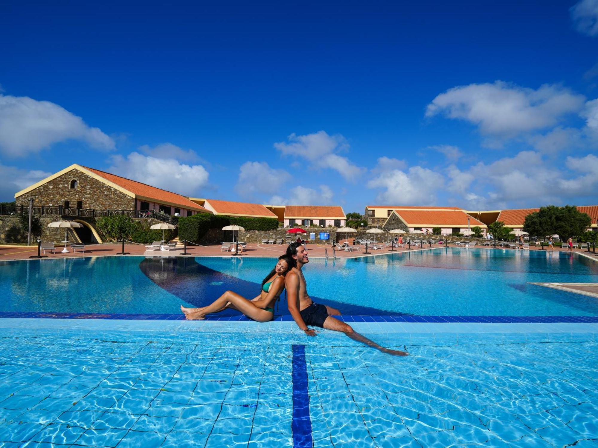 Le Tonnare Di Stintino - Beach Resort Buitenkant foto