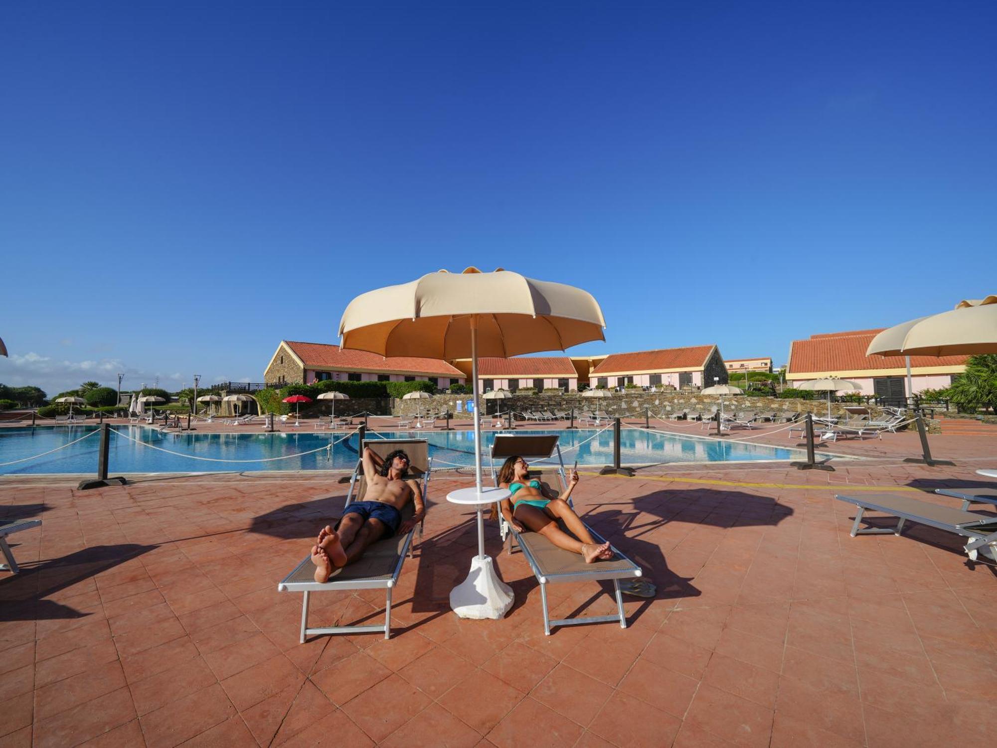 Le Tonnare Di Stintino - Beach Resort Buitenkant foto