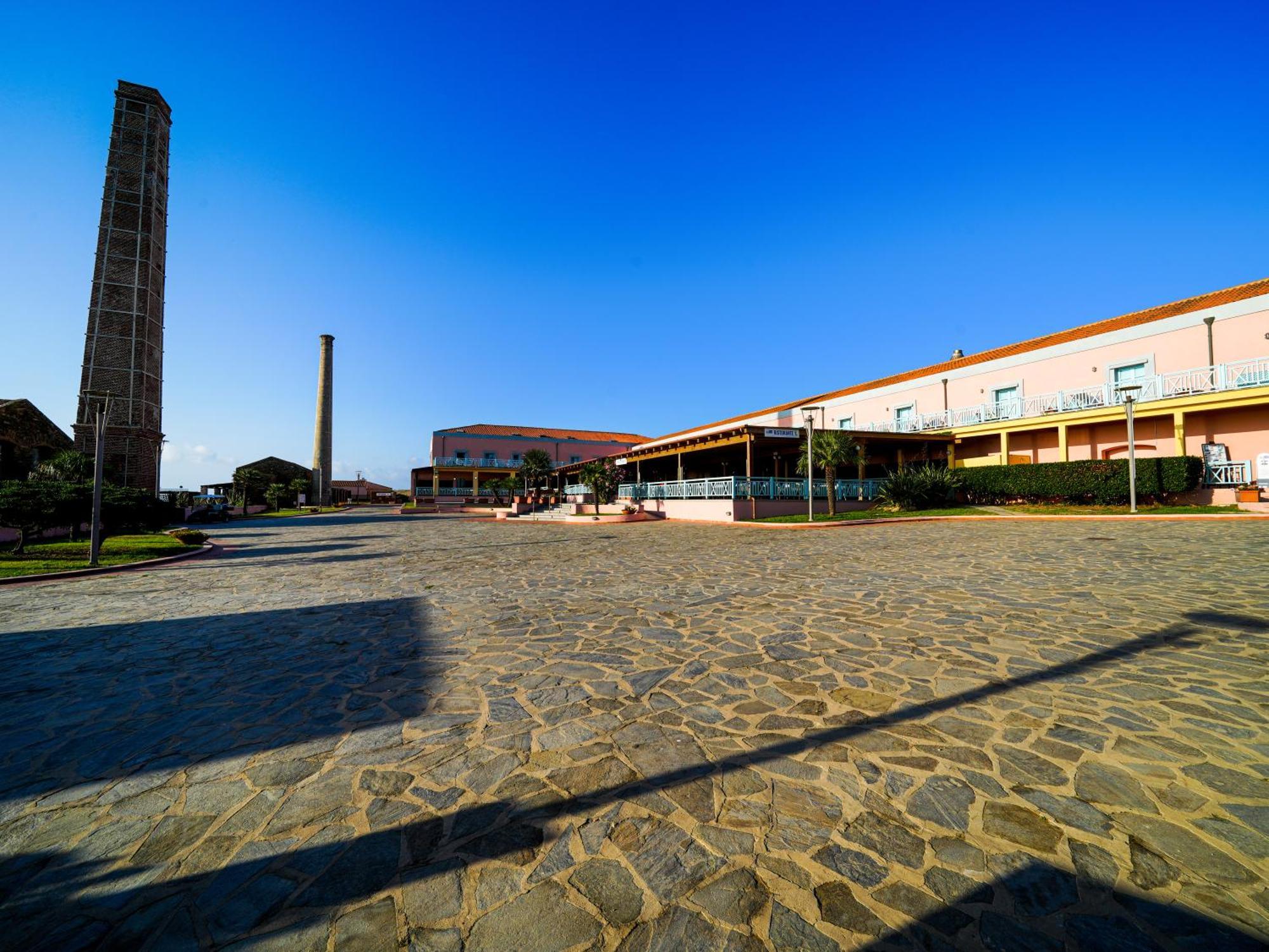 Le Tonnare Di Stintino - Beach Resort Buitenkant foto