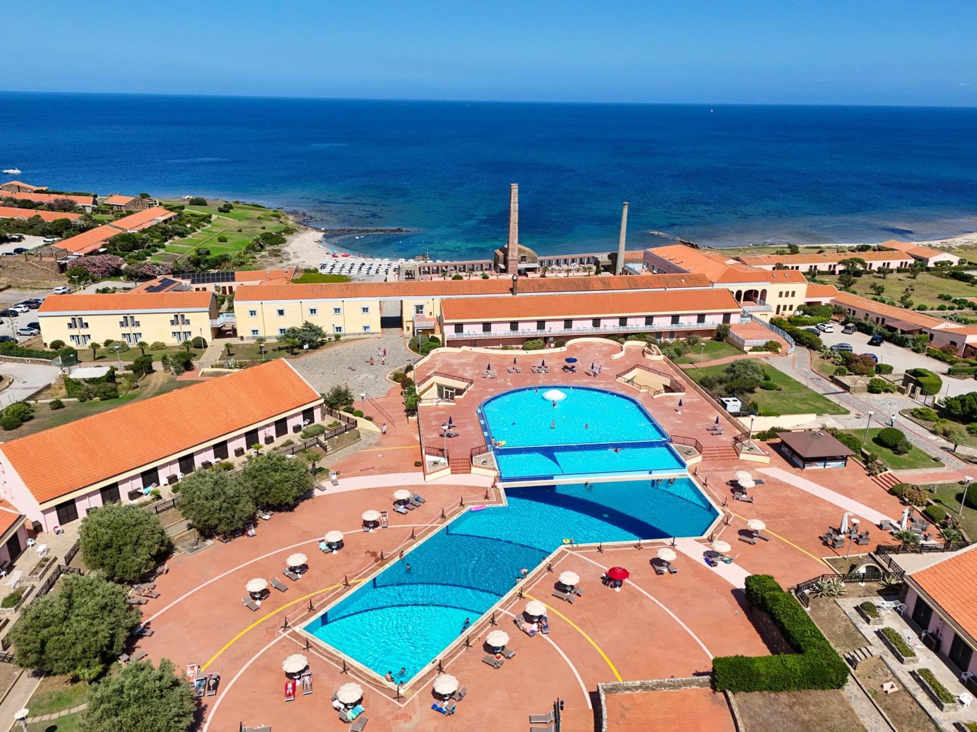 Le Tonnare Di Stintino - Beach Resort Buitenkant foto