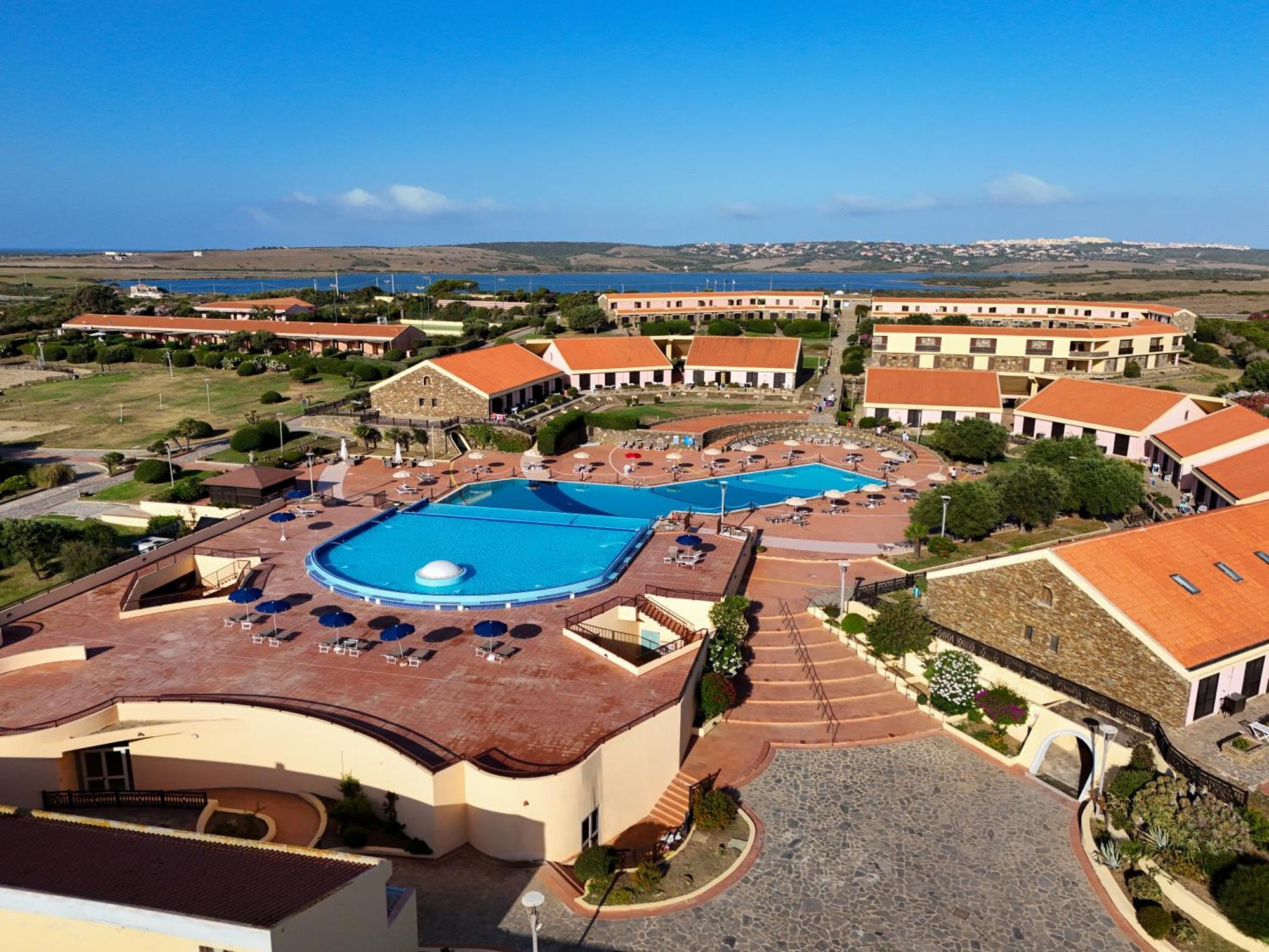 Le Tonnare Di Stintino - Beach Resort Buitenkant foto
