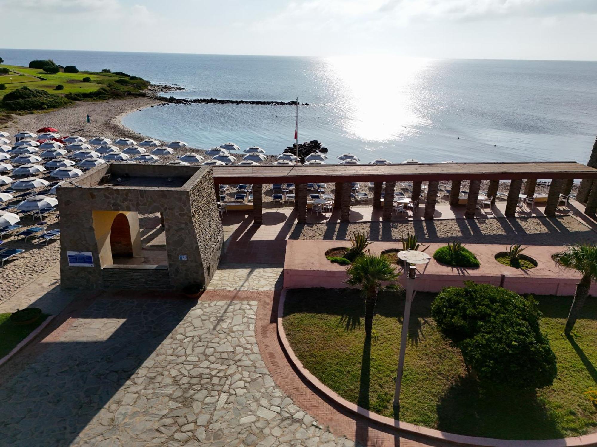 Le Tonnare Di Stintino - Beach Resort Buitenkant foto
